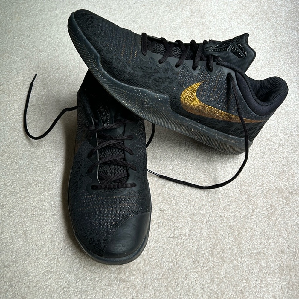 Nike Kobe Mamba Rage Gold Stars